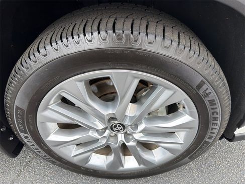 Used 2021 Toyota Highlander Limited image 12