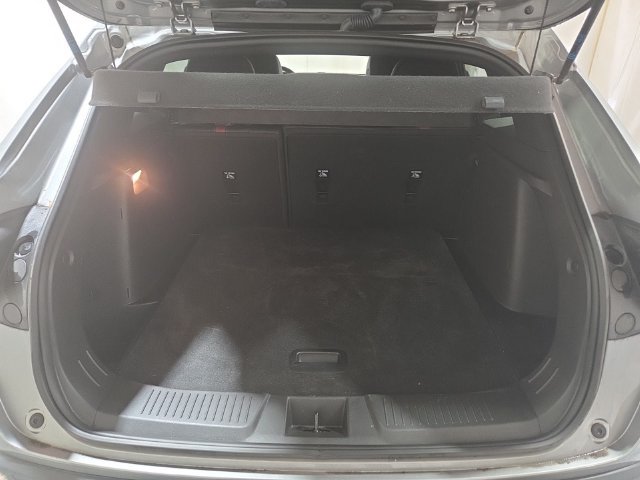 Used 2025 Chevrolet Trax RS w/ Sunroof Package FWD image 14