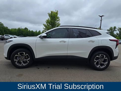 Used 2025 Chevrolet Trax LT w/ Driver Confidence Package FWD image 6