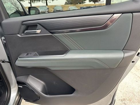 Used 2025 GMC Acadia AT4 w/ Super Cruise Package image 47