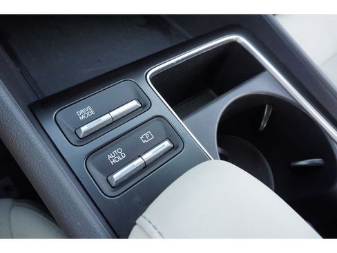 Used 2025 Hyundai Sonata SEL FWD image 14