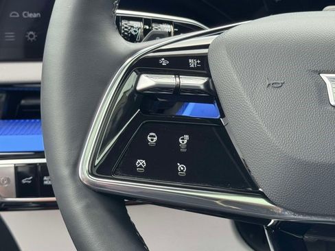 Certified 2025 Cadillac Optiq Luxury 1 AWD/4WD image 6