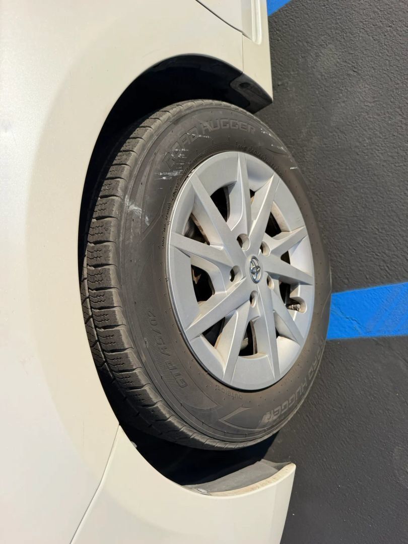 Used 2012 Toyota Prius V Three FWD image 28