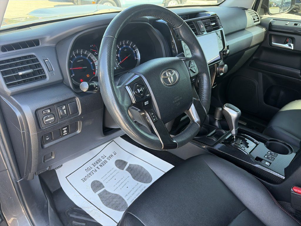 Used 2018 Toyota 4Runner TRD Off-Road Premium AWD/4WD image 12