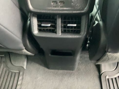 Used 2025 Chevrolet Equinox LT w/ Convenience Package II FWD image 22