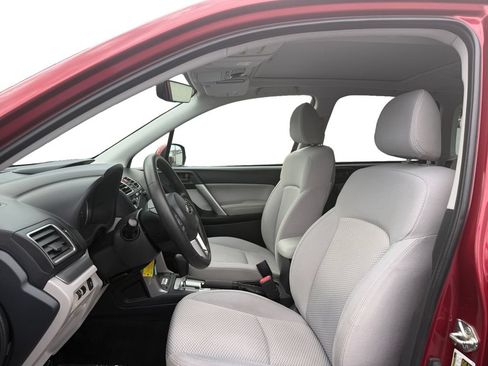 Used 2018 Subaru Forester 2.5i Premium w/ All-Weather Package AWD/4WD image 10