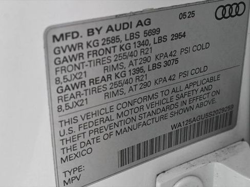 Certified 2025 Audi SQ5 Premium Plus w/ Premium Plus Package AWD/4WD image 28