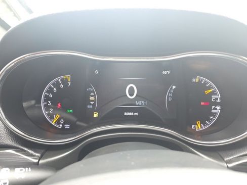 Used 2020 Jeep Grand Cherokee Altitude image 11