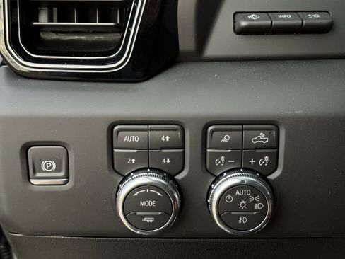 New 2026 GMC Sierra 2500 AT4 w/ AT4 Premium Plus Package image 19