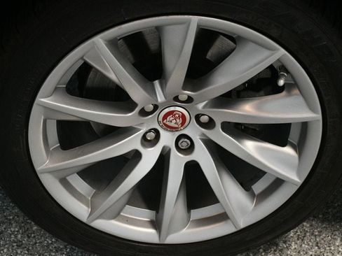 Used 2017 Jaguar F-TYPE Coupe RWD image 23