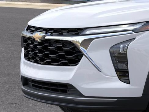 New 2026 Chevrolet Trax LT w/ Driver Confidence Package FWD image 39