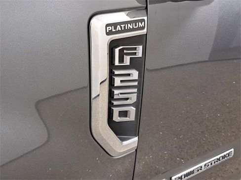 Used 2019 Ford F250 Platinum image 9