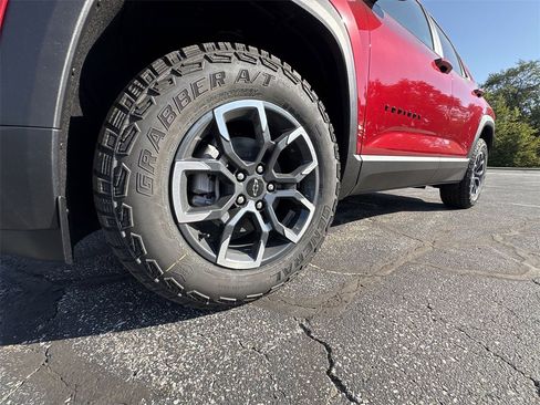 New 2026 Chevrolet Equinox ACTIV w/ Convenience Package III image 19