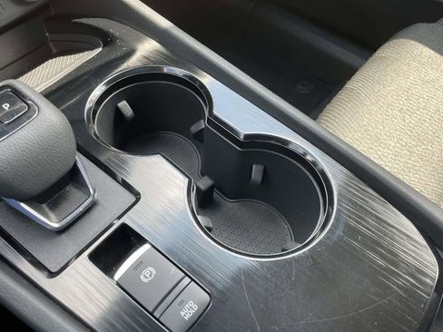 Used 2025 Nissan Rogue SV image 29