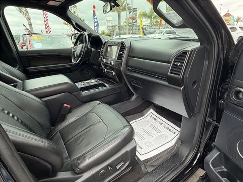 Used 2019 Ford Expedition Limited w/ Equipment Group 301A AWD/4WD image 30