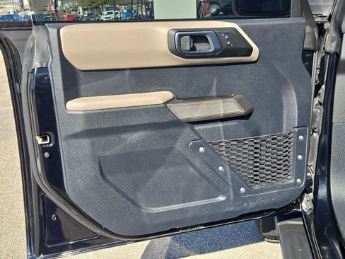 Used 2022 Ford Bronco Wildtrak image 12