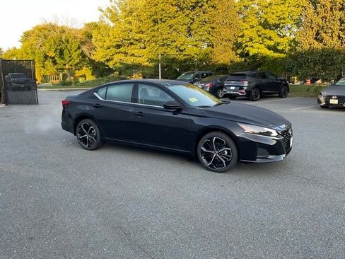 New 2025 Nissan Altima 2.5 SR w/ SR Premium Package image 1