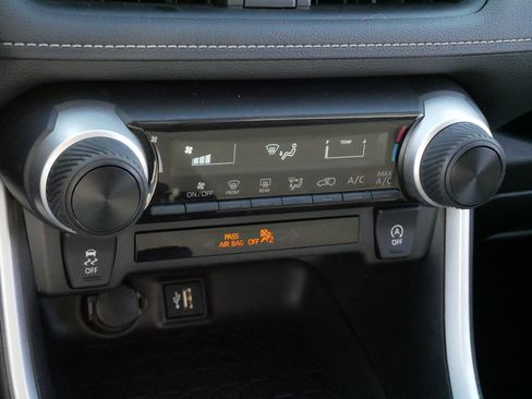 Used 2024 Toyota RAV4 LE image 23