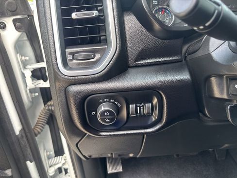 Used 2024 RAM 2500 Laramie AWD/4WD image 34