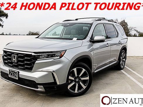 Used 2024 Honda Pilot Touring image 3