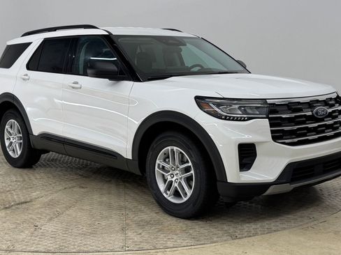 New 2026 Ford Explorer Active image 7