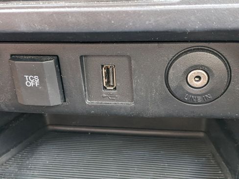 Used 2011 Ford Escape XLS w/ 101A Rapid Spec Order Code image 22