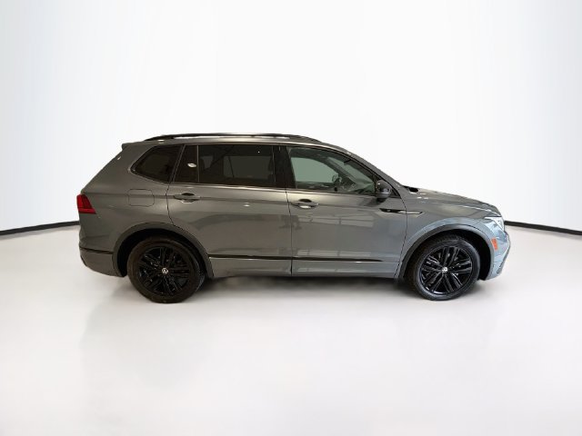 Used 2022 Volkswagen Tiguan SE R-Line FWD image 8