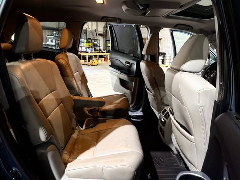 Used 2019 Honda Pilot Touring image 22