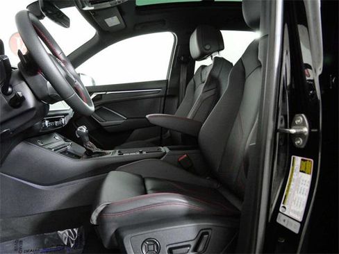 Used 2025 Audi Q3 2.0T Premium Plus w/ Premium Plus Package image 17