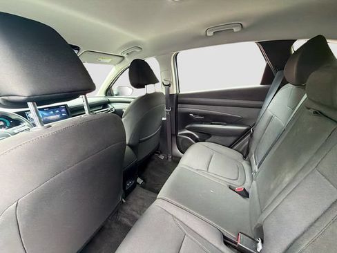 Certified 2025 Hyundai Tucson SE FWD image 23