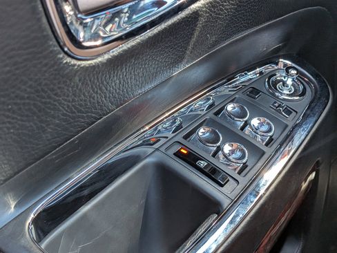 Used 2013 Rolls-Royce Ghost RWD image 25