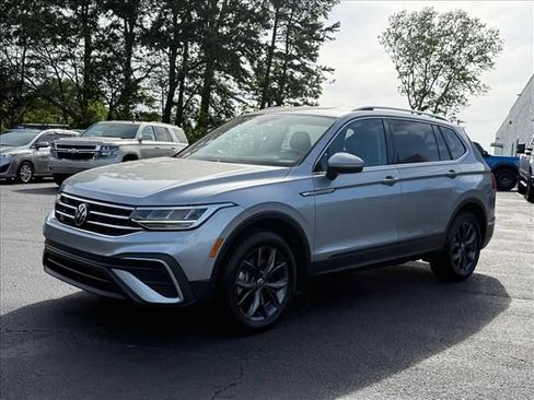 Used 2023 Volkswagen Tiguan SE FWD image 8