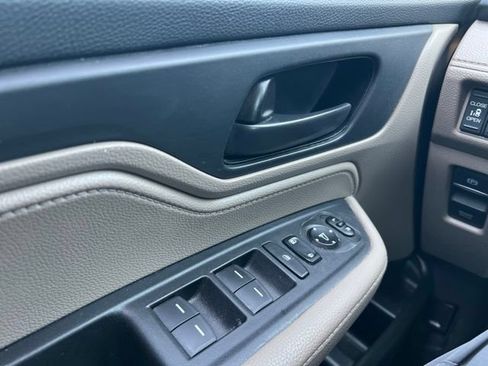 Used 2019 Honda Odyssey EX image 19