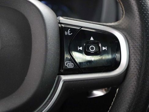 Used 2018 Volvo XC60 T6 R-Design w/ Convenience Package image 27