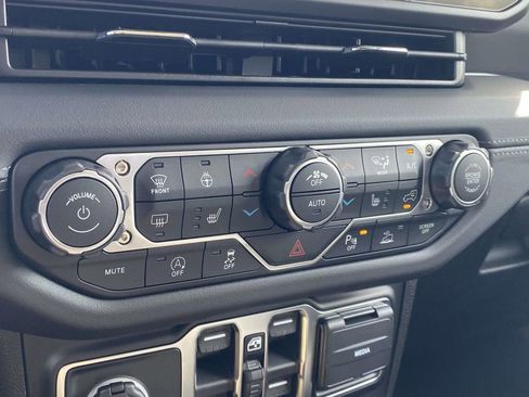 New 2026 Jeep Gladiator Mojave AWD/4WD image 47