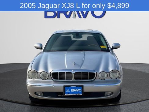 Used 2005 Jaguar XJ8 RWD image 2
