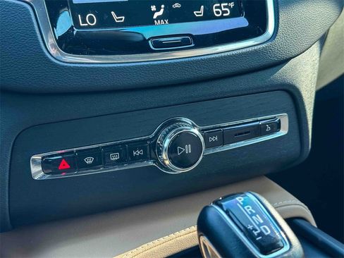 Used 2022 Volvo XC90 T6 Inscription w/ Lounge Package image 33