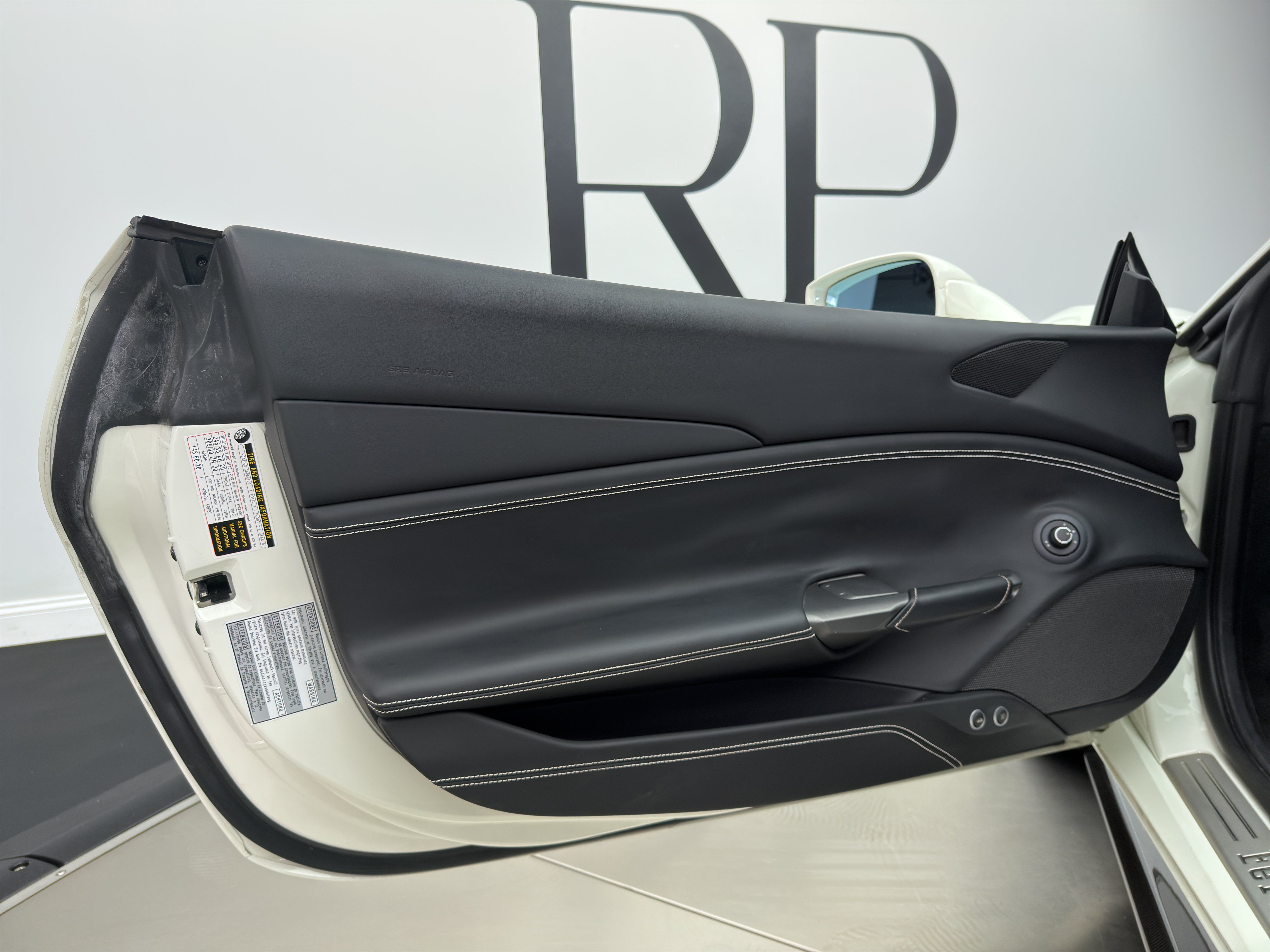 Used 2019 Ferrari 488 GTB RWD image 40