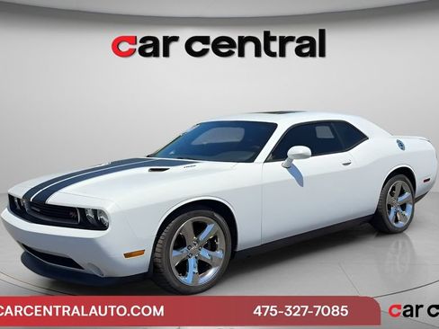 Used 2013 Dodge Challenger R/T RWD image 1