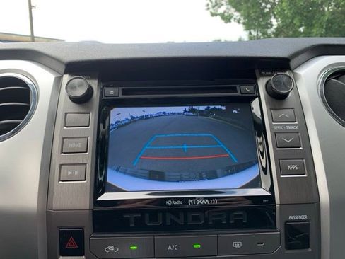 Used 2017 Toyota Tundra SR5 w/ SR5 Upgrade Package AWD/4WD image 18