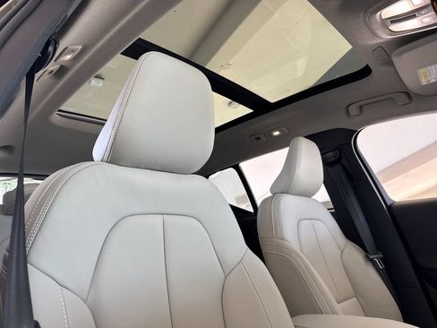 New 2026 Volvo XC40 B5 Ultra image 16