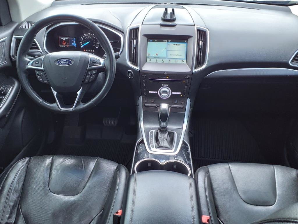 Used 2018 Ford Edge Titanium w/ Equipment Group 301A FWD image 12