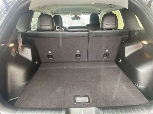 Used 2022 Jeep Cherokee Trailhawk image 18