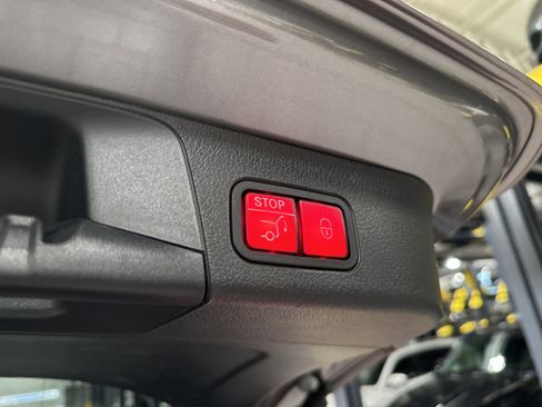 Certified 2023 Mercedes-Benz GLB 250 4MATIC image 17