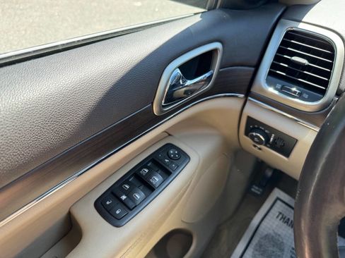 Used 2015 Jeep Grand Cherokee Overland image 50