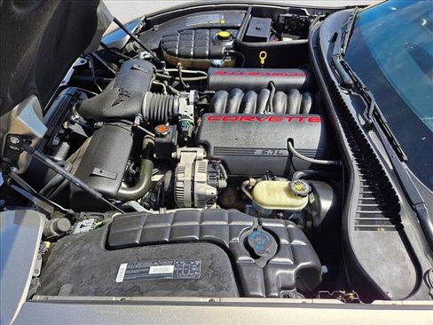 Used 2000 Chevrolet Corvette Coupe w/ Roof Pkg RWD image 20