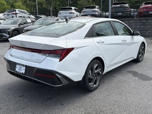 New 2026 Hyundai Elantra Limited FWD image 9