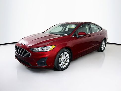 Used 2019 Ford Fusion SE image 3
