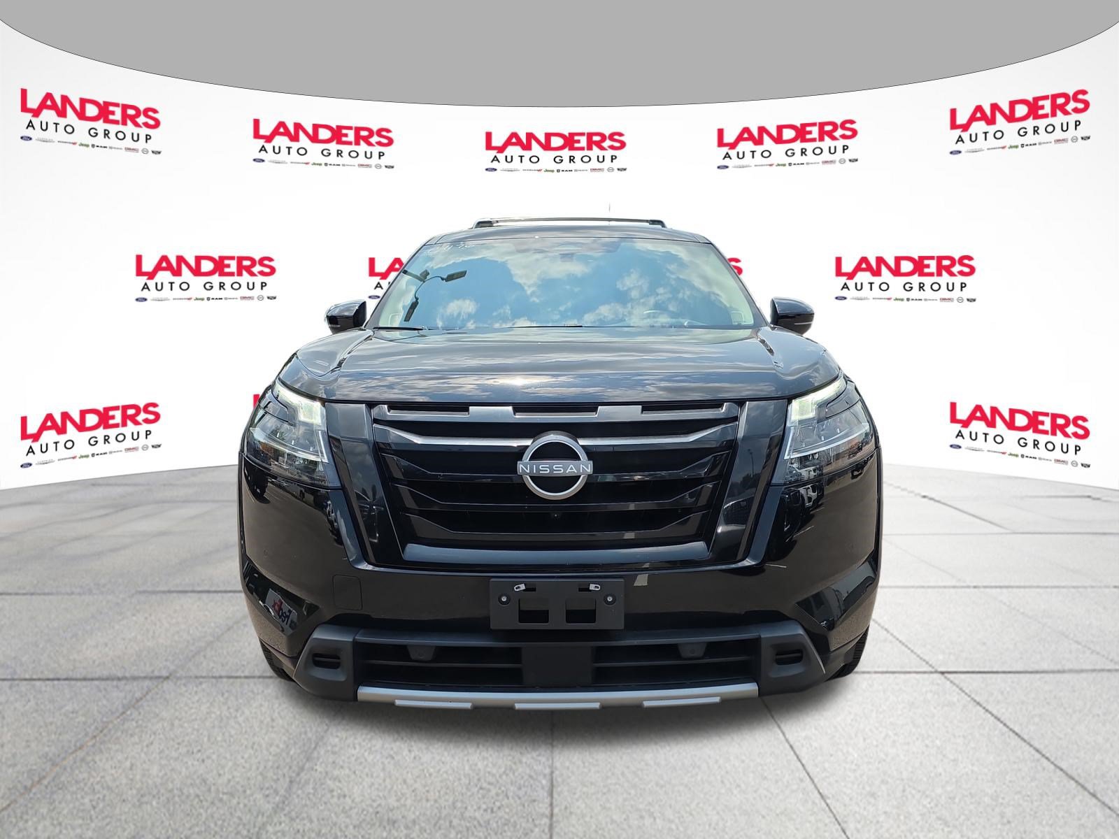 Used 2023 Nissan Pathfinder Platinum w/ Black Appearance Package FWD image 8