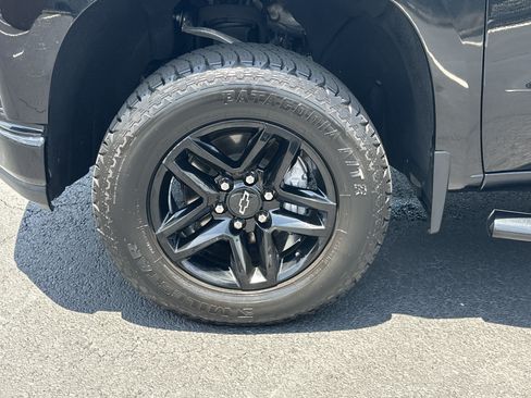 Used 2020 Chevrolet Silverado 1500 LT Trail Boss AWD/4WD image 11